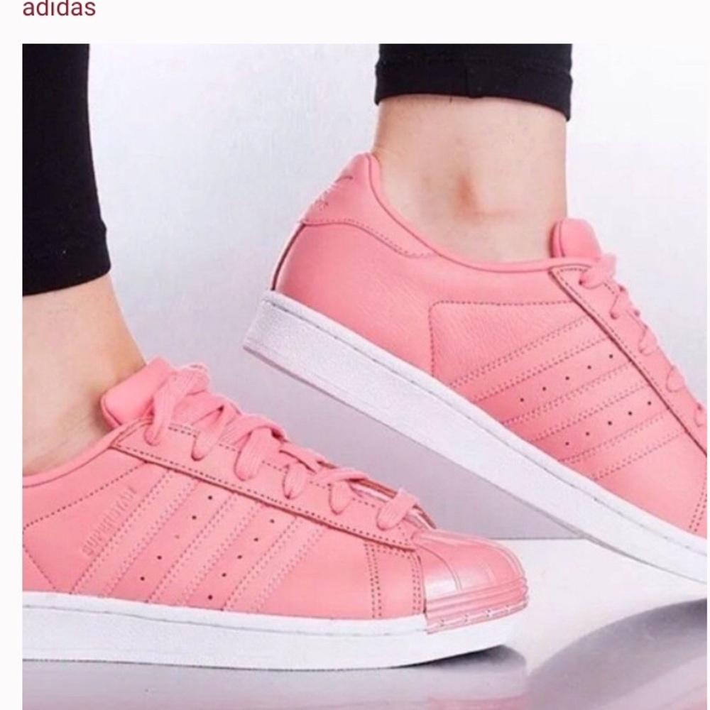 Adidas Superstar metal toe Size 7